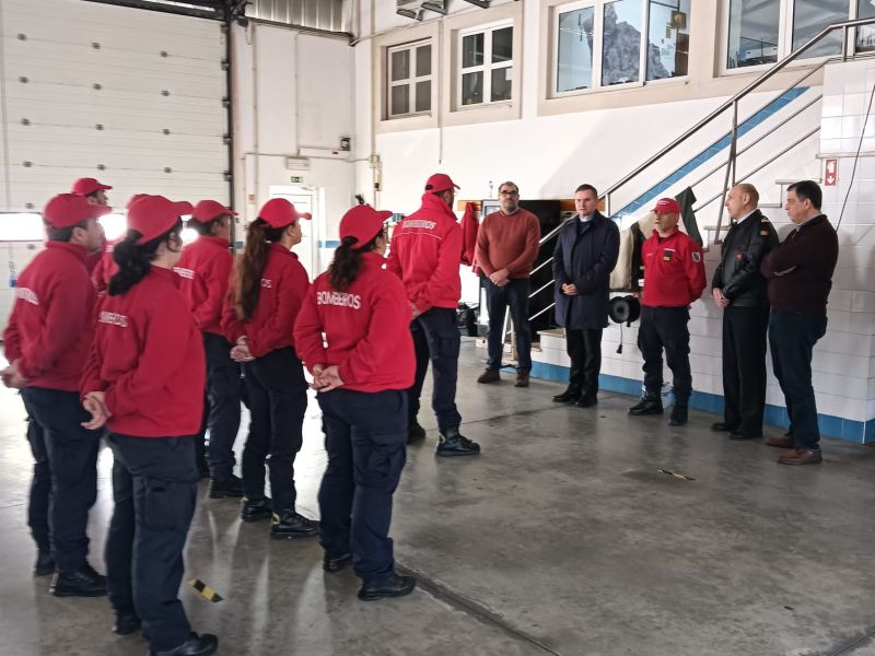 Cardeal D. Américo Aguiar visita Quartel dos Bombeiros de Óbidos e expressa apoio às equipas no terreno
